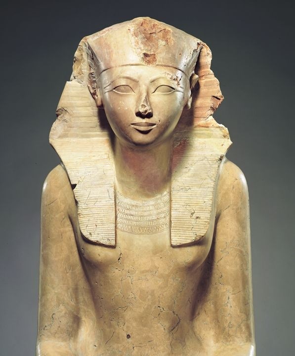 Seated_Statue_of_Hatshepsut_MET_Hatshepsut2012