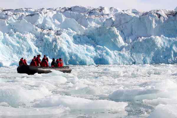 Photo-1-Arctic-tourism_Monacobreen_Glacier_Svalbard_Arctic_20276517422